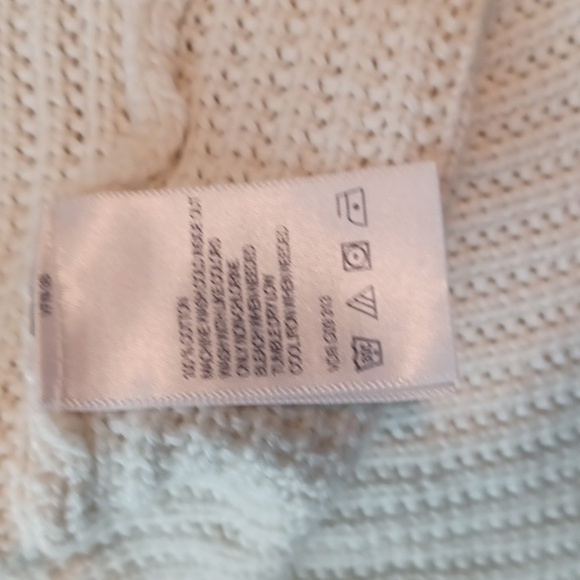 💙🌺Cozy White Cable Knit Sweater With Cowl Neck - Picture 10 of 11